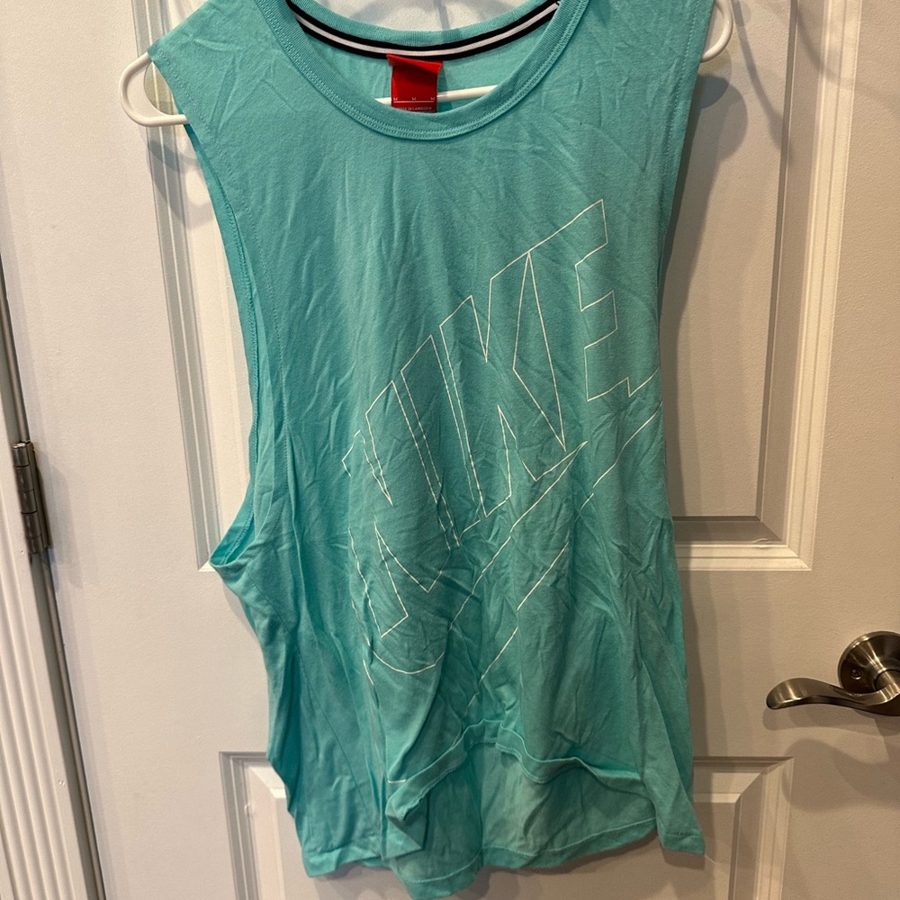 *EUC*Sz M* Nike shirt